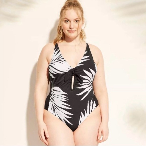 Kona Sol Plus Size Swimsuit Size 26W Black White Tropical Palm Leaf Print - Picture 2 of 12